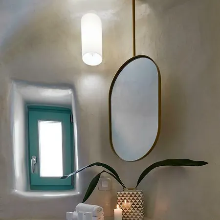 Gitsa Cliff Luxury Villa Imerovigli (Santorini)