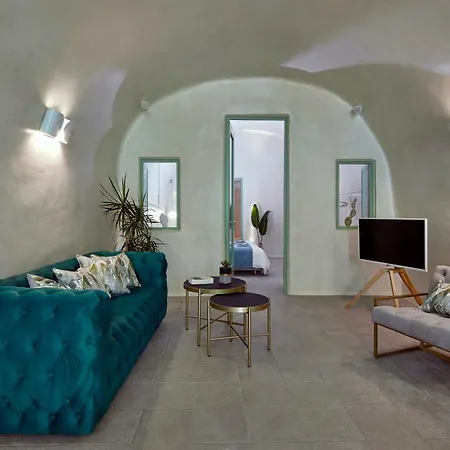 Gitsa Cliff Luxury Villa *